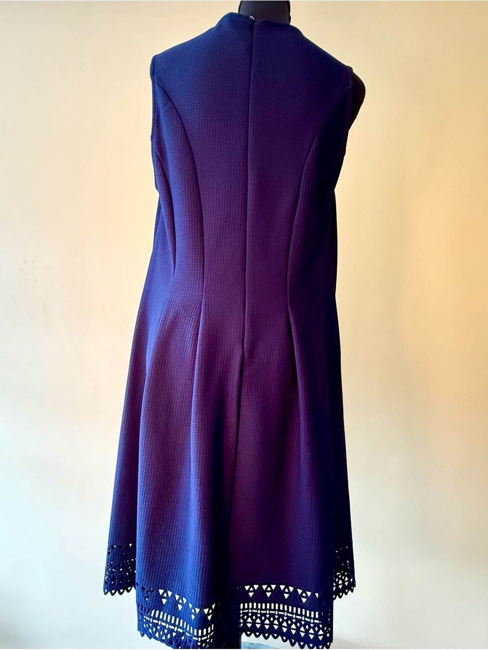 Monteau LA Women’s Sleeveless Dress with laser cut hem Navy Blue 2X A-line Midi - Picture 2 of 10